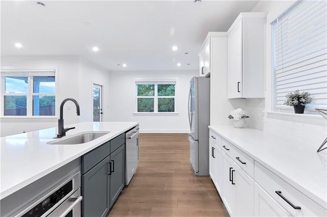 648 Avondale Park Circle, Decatur, GA 30032