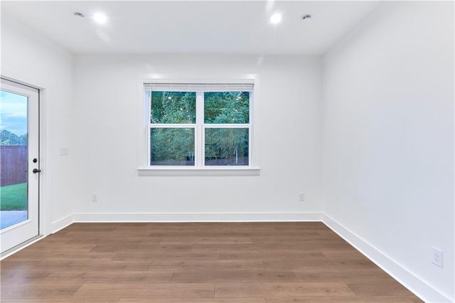 648 Avondale Park Circle, Decatur, GA 30032