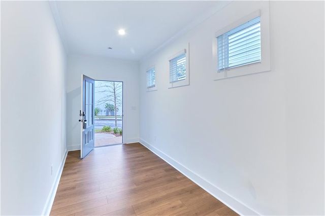 648 Avondale Park Circle, Decatur, GA 30032
