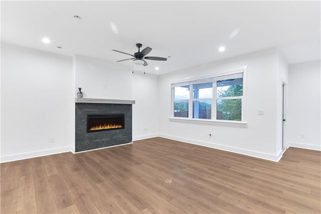648 Avondale Park Circle, Decatur, GA 30032