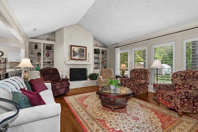 405 Sandy Ln, Henderson, TX 75652