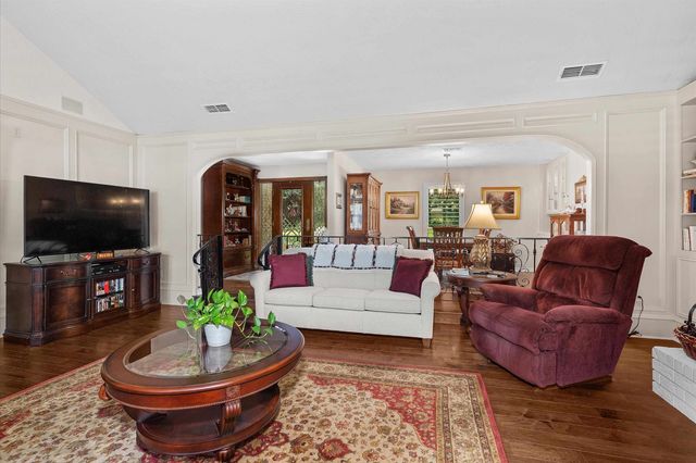 405 Sandy Ln, Henderson, TX 75652