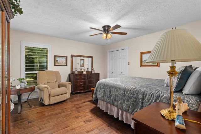 405 Sandy Ln, Henderson, TX 75652