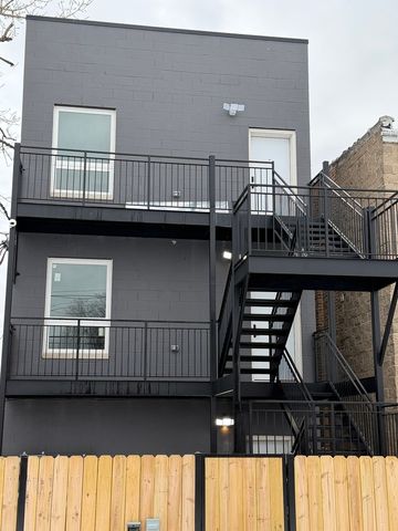 2622 W Adams Street 2, Chicago, IL 60612