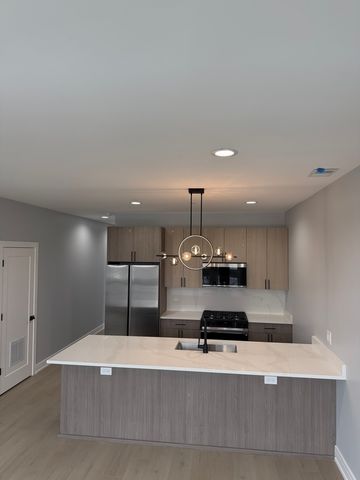 2622 W Adams Street 2, Chicago, IL 60612