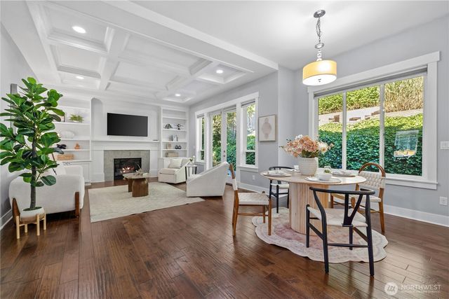 2424 108th Avenue NE, Bellevue, WA 98004