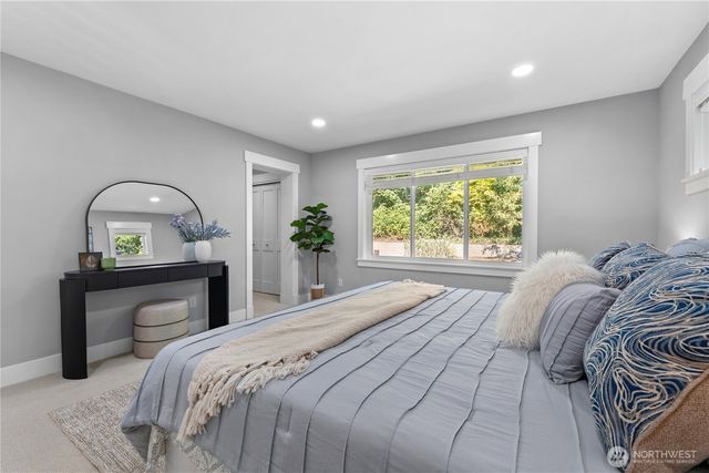 2424 108th Avenue NE, Bellevue, WA 98004
