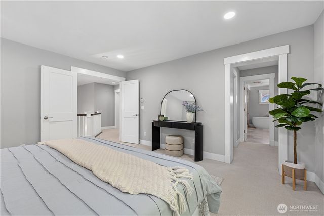 2424 108th Avenue NE, Bellevue, WA 98004