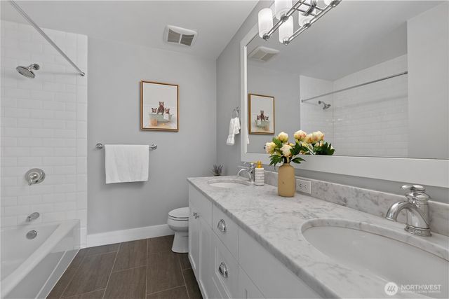 2424 108th Avenue NE, Bellevue, WA 98004