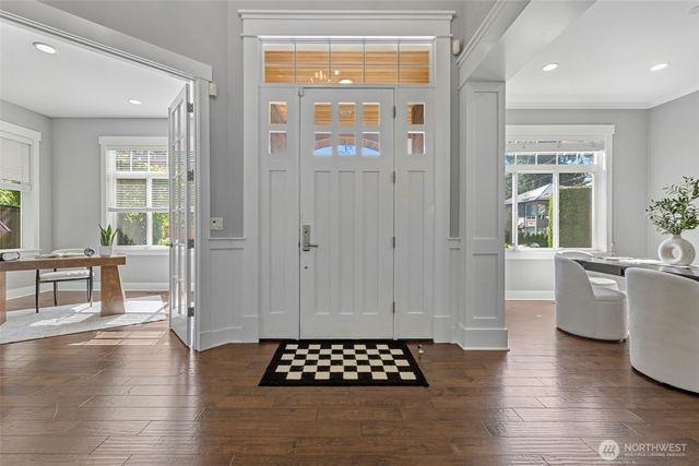 2424 108th Avenue NE, Bellevue, WA 98004