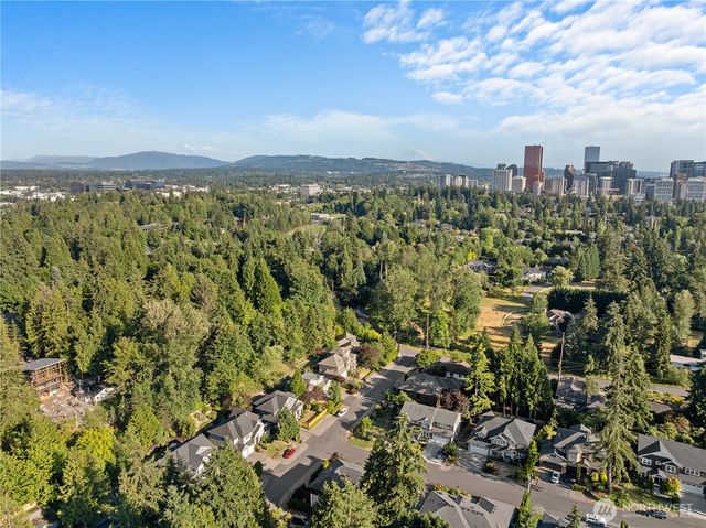 2424 108th Avenue NE, Bellevue, WA 98004