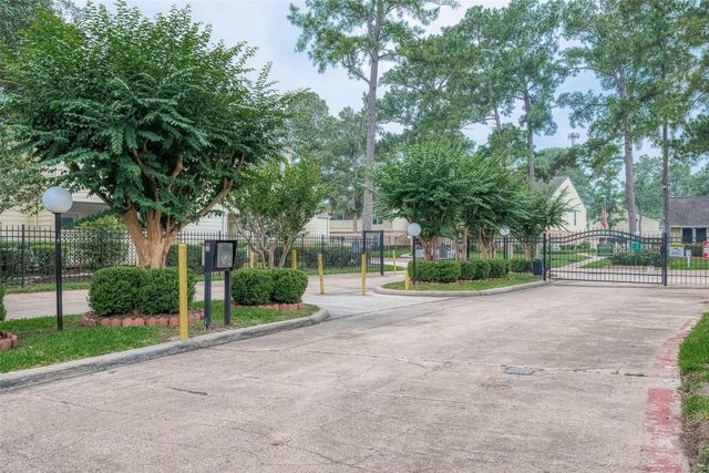 14515 Wunderlich Drive 610, Houston, TX 77069