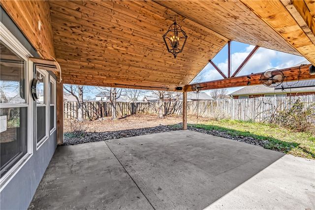 12032 Riviera Place, Farmington, AR 72730