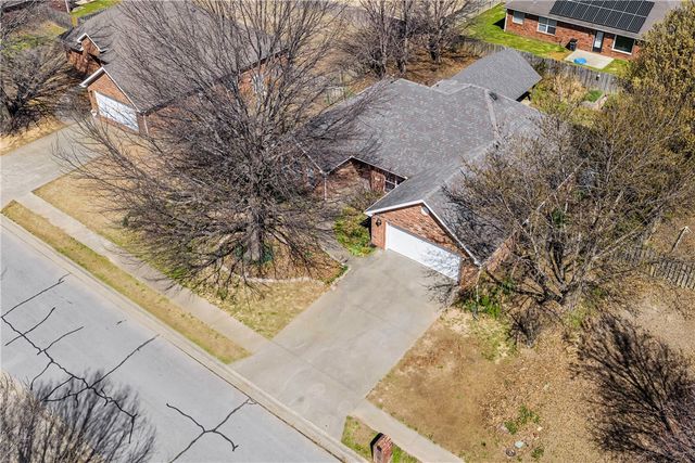 12032 Riviera Place, Farmington, AR 72730