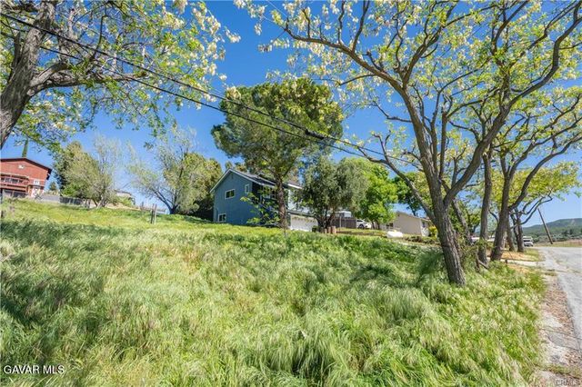 42640 Ranch Club Road, Lake Hughes, CA 93532