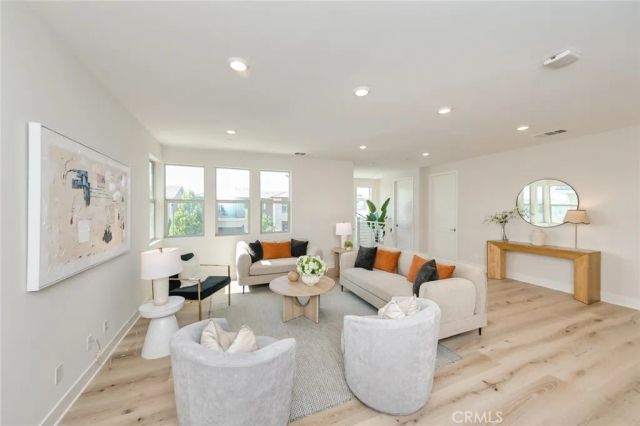 56 Chasma, Irvine, CA 92618