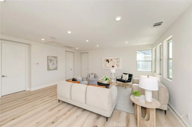 56 Chasma, Irvine, CA 92618