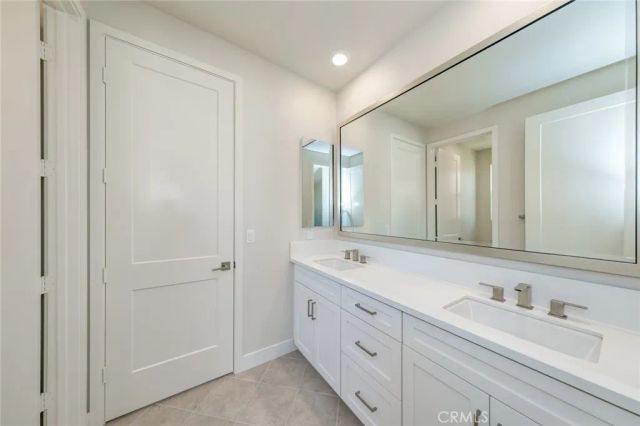 56 Chasma, Irvine, CA 92618
