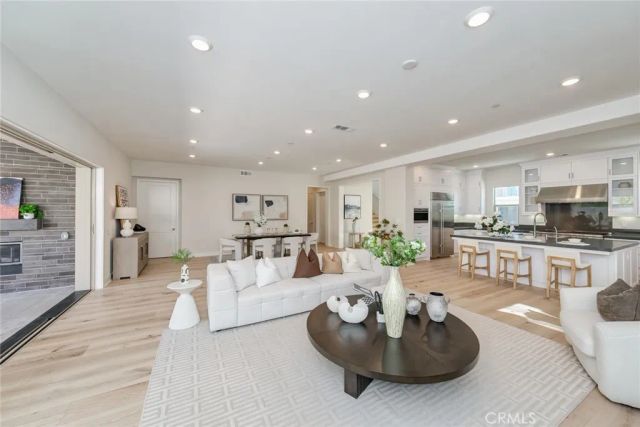 56 Chasma, Irvine, CA 92618