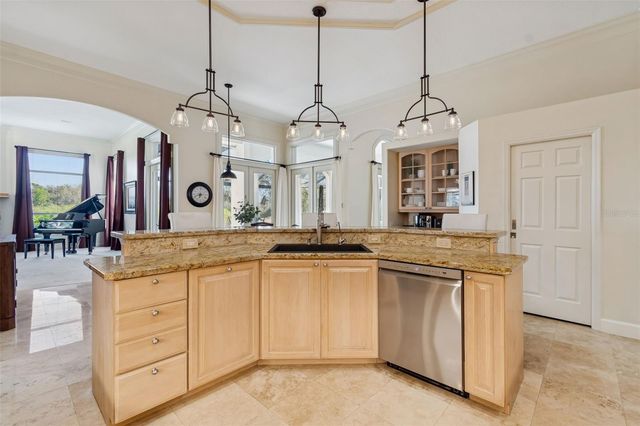 5212 GOLF LINKS BOULEVARD, Zephyrhills, FL 33541