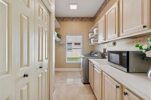 5212 GOLF LINKS BOULEVARD, Zephyrhills, FL 33541