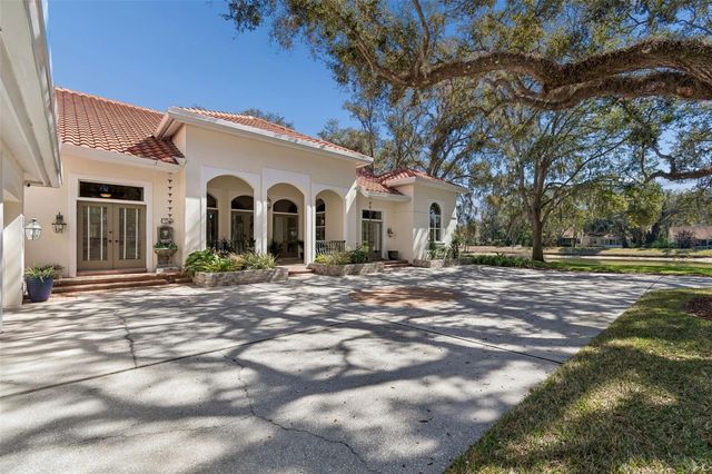 5212 GOLF LINKS BOULEVARD, Zephyrhills, FL 33541