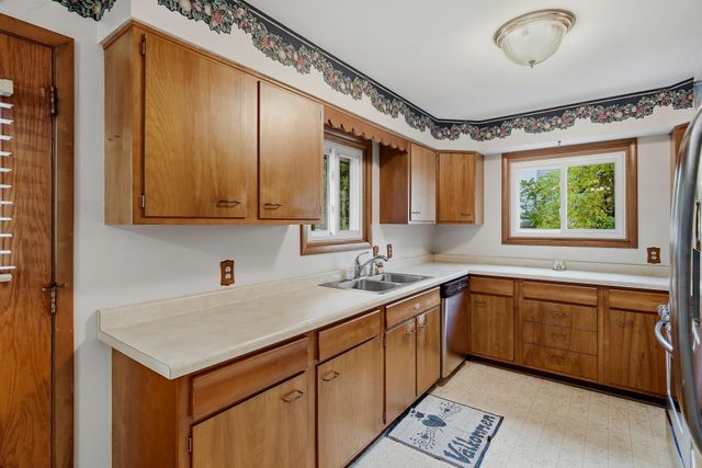 1885 Manton Street, Maplewood, MN 55109