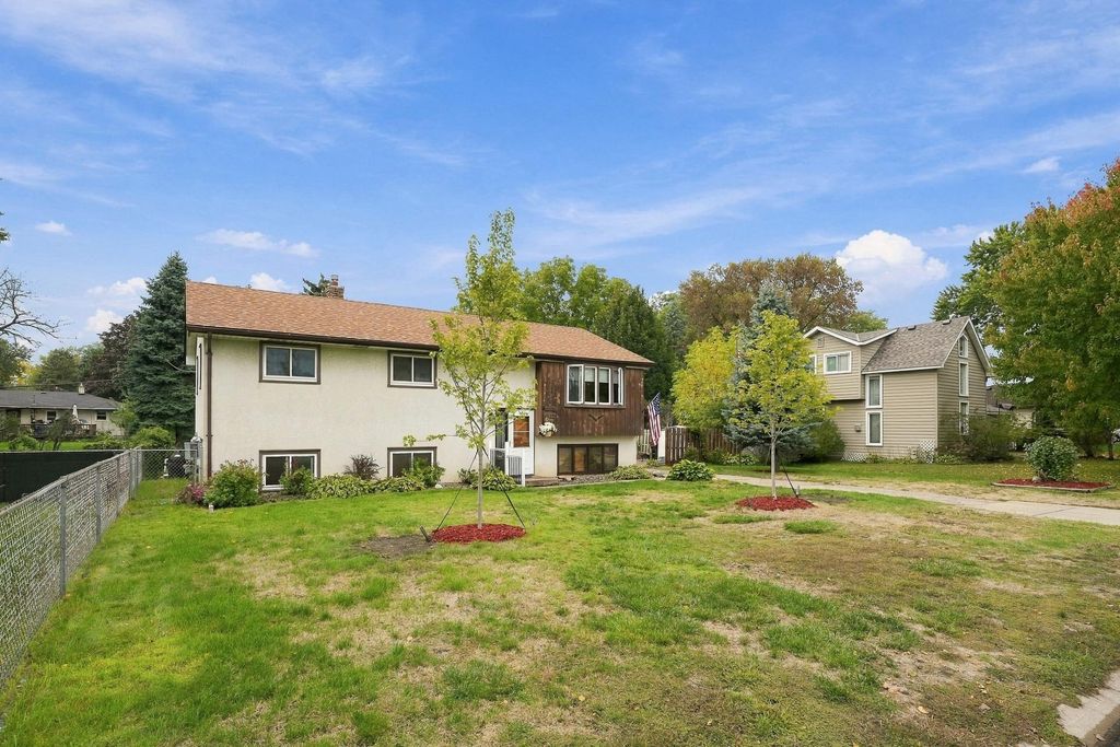1885 Manton Street, Maplewood, MN 55109 — photo 5