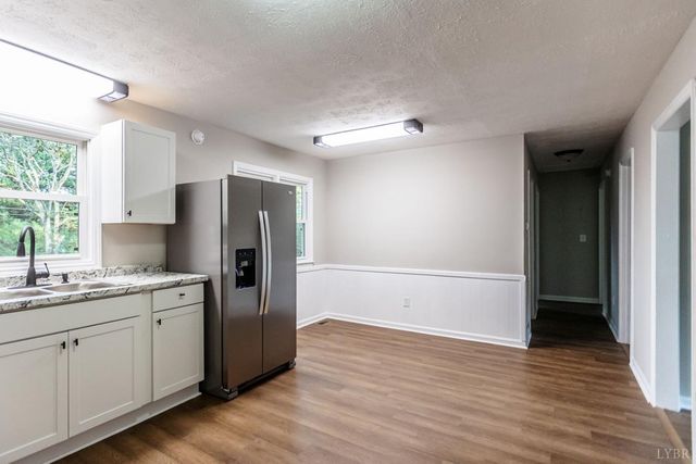 329 Stevens St, Appomattox, VA 24522