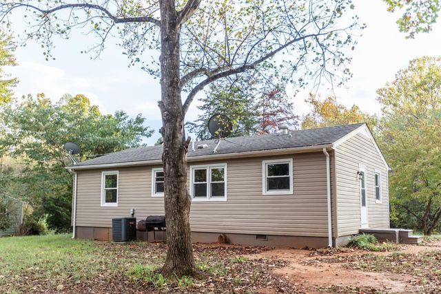 329 Stevens St, Appomattox, VA 24522