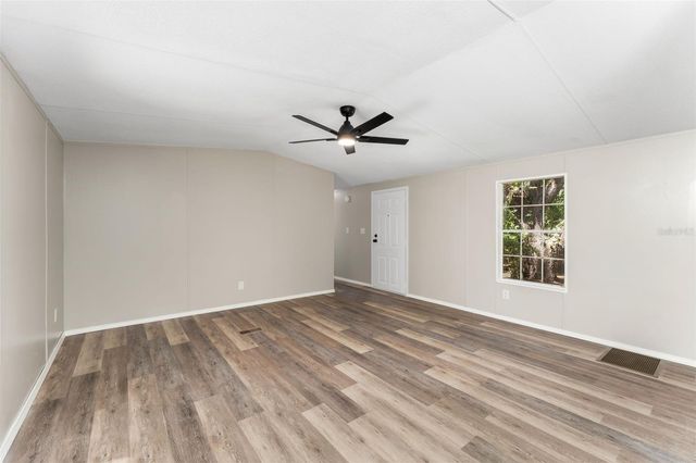 102 TREE FARM ROAD, Hawthorne, FL 32640