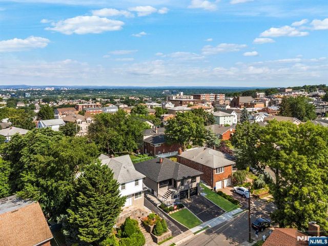 1087 Kingsland Lane, Fort Lee, NJ 07024
