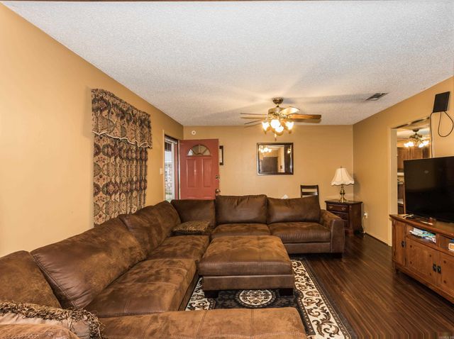 13 Sandlefoot Cv, North Little Rock, AR 72117