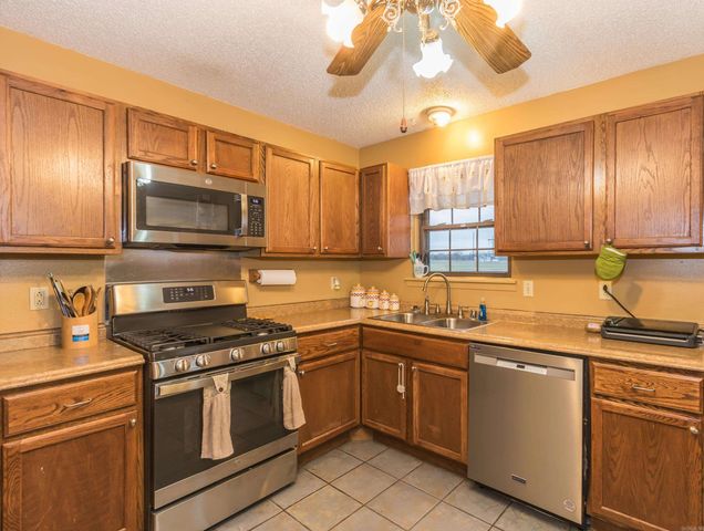 13 Sandlefoot Cv, North Little Rock, AR 72117