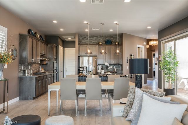 8947 Golden Crow Avenue, Las Vegas, NV 89148