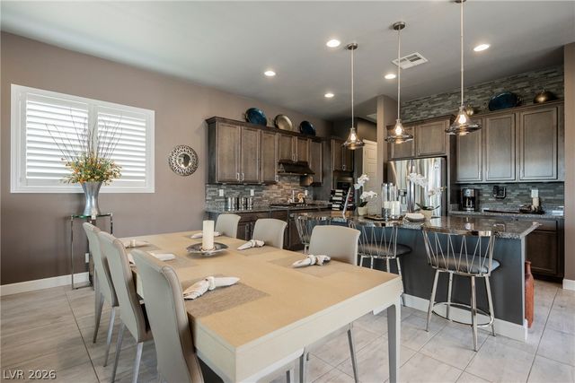 8947 Golden Crow Avenue, Las Vegas, NV 89148