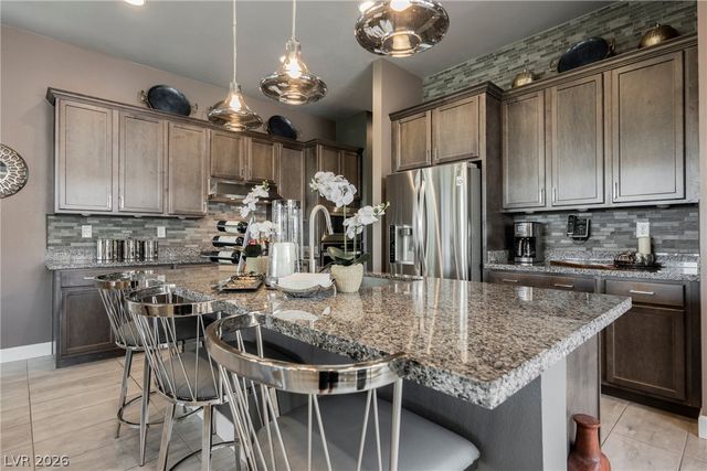 8947 Golden Crow Avenue, Las Vegas, NV 89148