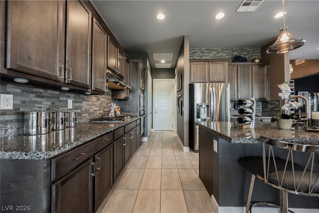 8947 Golden Crow Avenue, Las Vegas, NV 89148
