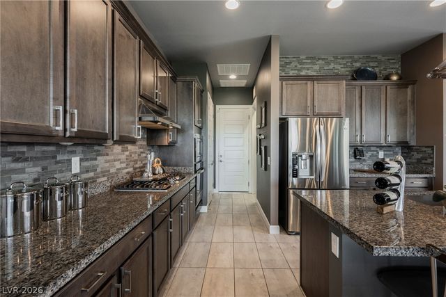 8947 Golden Crow Avenue, Las Vegas, NV 89148