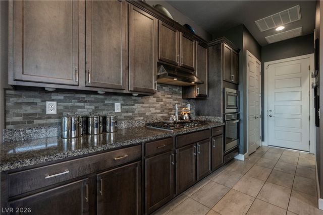 8947 Golden Crow Avenue, Las Vegas, NV 89148