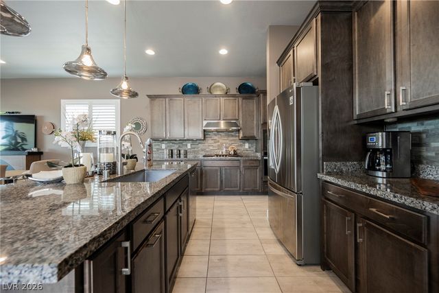 8947 Golden Crow Avenue, Las Vegas, NV 89148