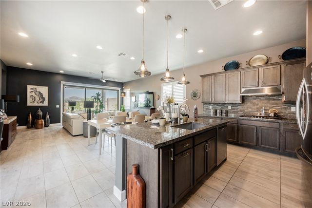 8947 Golden Crow Avenue, Las Vegas, NV 89148