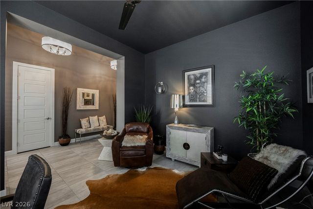 8947 Golden Crow Avenue, Las Vegas, NV 89148