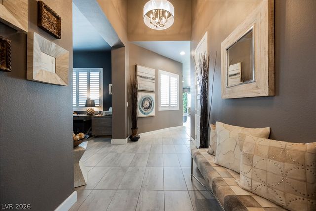 8947 Golden Crow Avenue, Las Vegas, NV 89148