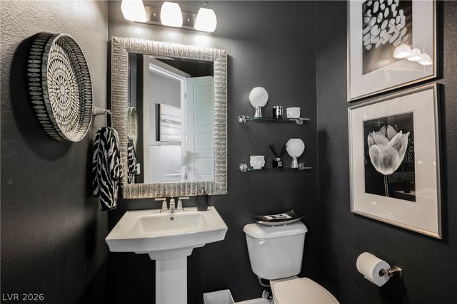 8947 Golden Crow Avenue, Las Vegas, NV 89148