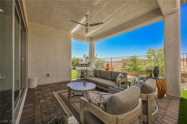 8947 Golden Crow Avenue, Las Vegas, NV 89148