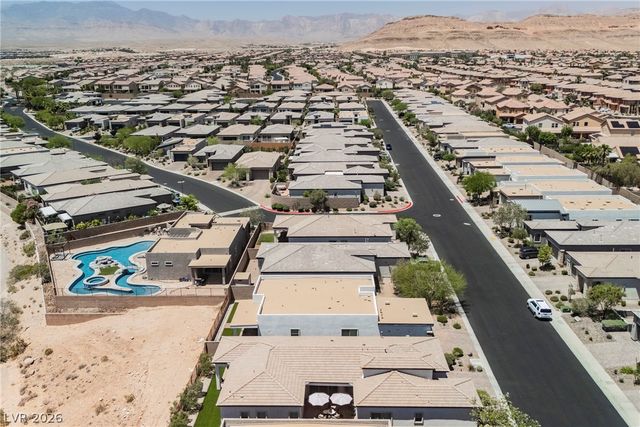 8947 Golden Crow Avenue, Las Vegas, NV 89148