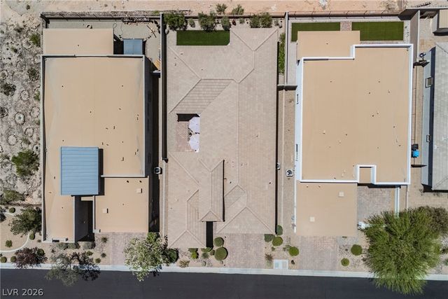 8947 Golden Crow Avenue, Las Vegas, NV 89148
