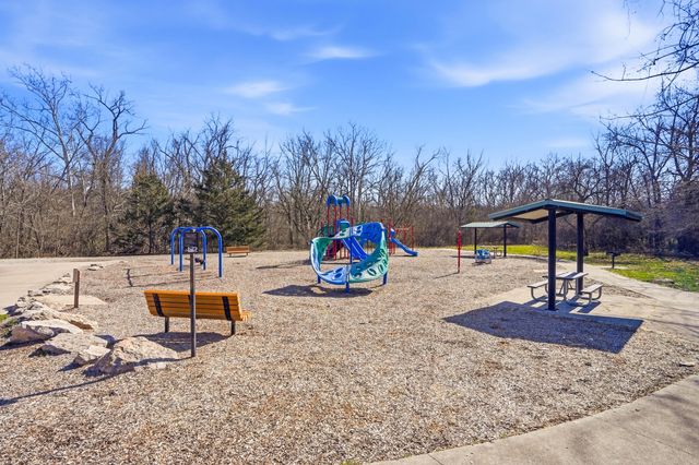 5809 MAHON DR, Columbia, MO 65201