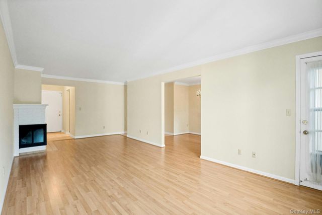 21 Foxwood Drive 2, Pleasantville, NY 10570